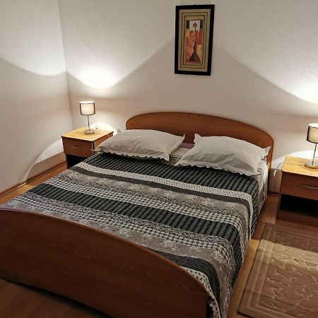 Apartmani Prova Tisno Exterior foto