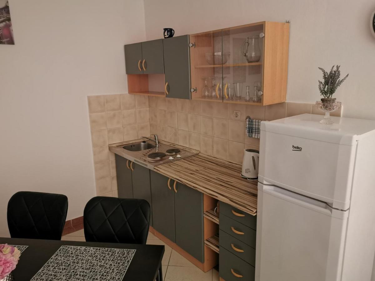 Apartmani Prova Tisno Exterior foto