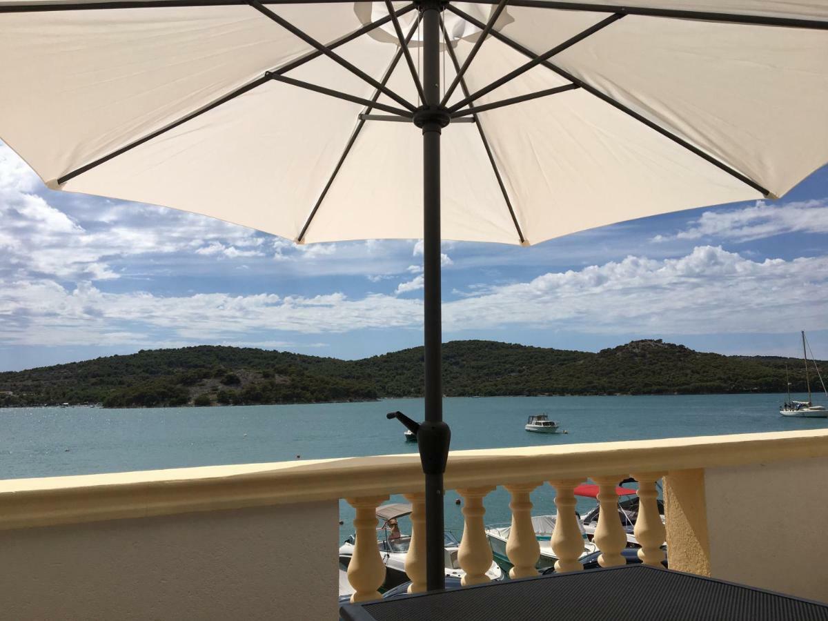 Apartmani Prova Tisno Exterior foto